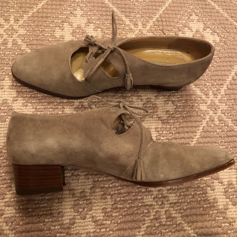 Vintage Ann Taylor Italian made suede shoes.Size 7.5